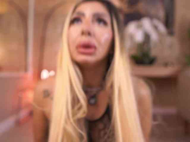 LucyyRosse webcam