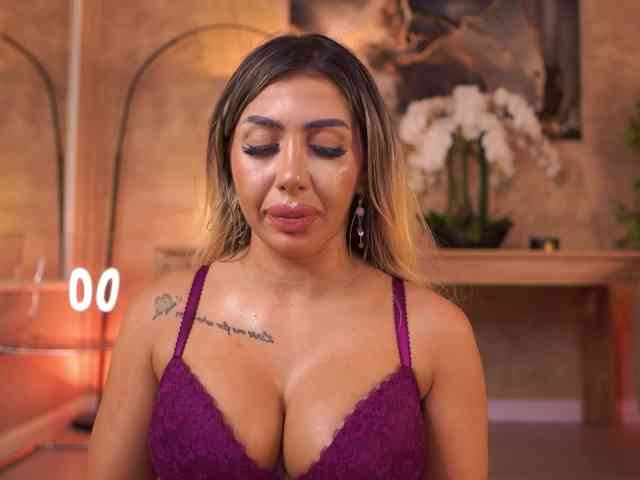 LucyyRosse webcam
