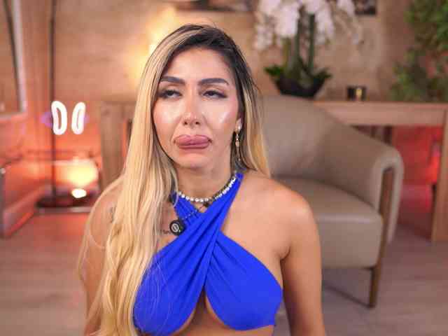 LucyyRosse webcam