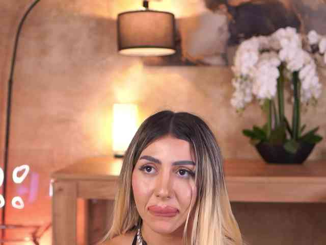 LucyyRosse webcam