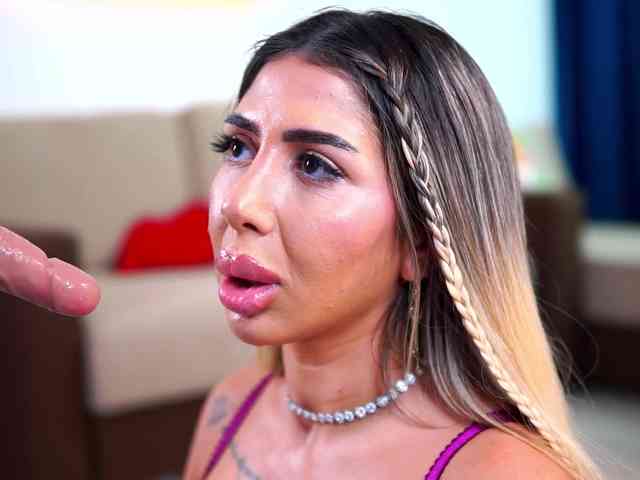 LucyyRosse webcam