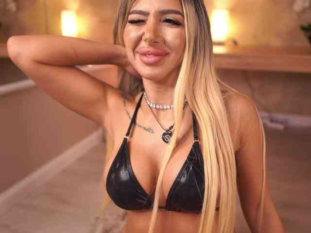 LucyyRosse webcam
