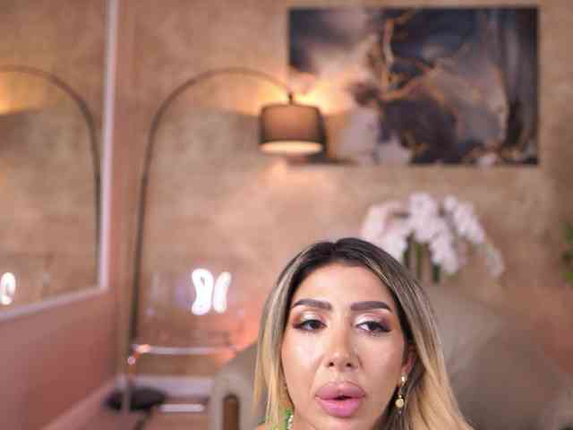 LucyyRosse webcam