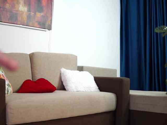 LucyyRosse Live Webcam on BongaCams