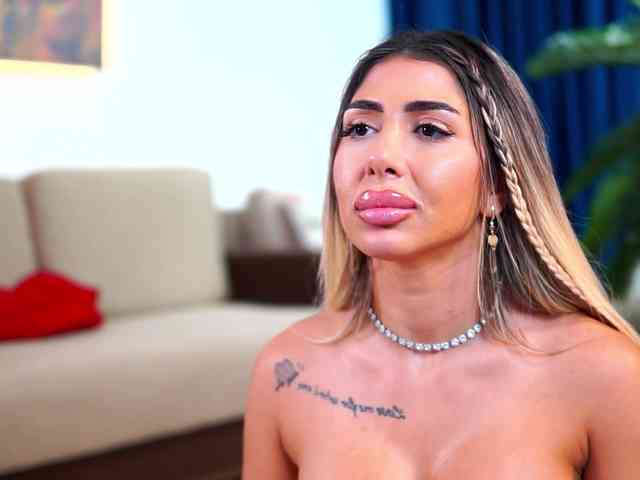 LucyyRosse webcam