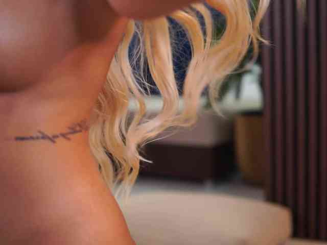 LucyyRosse webcam