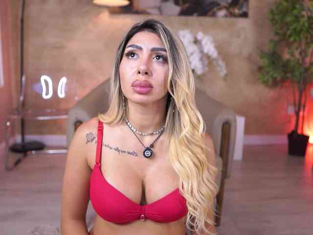 LucyyRosse webcam