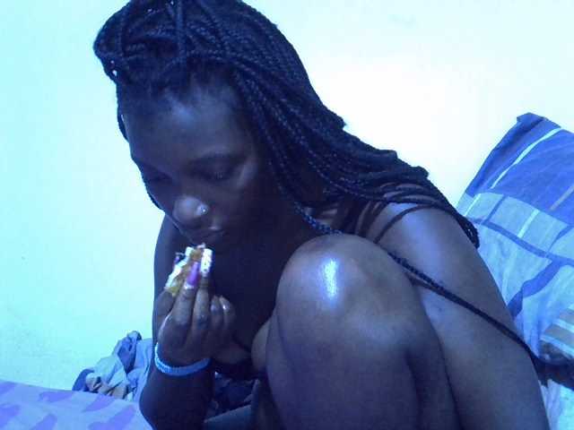 sweetellena1 live cam on BongaCams