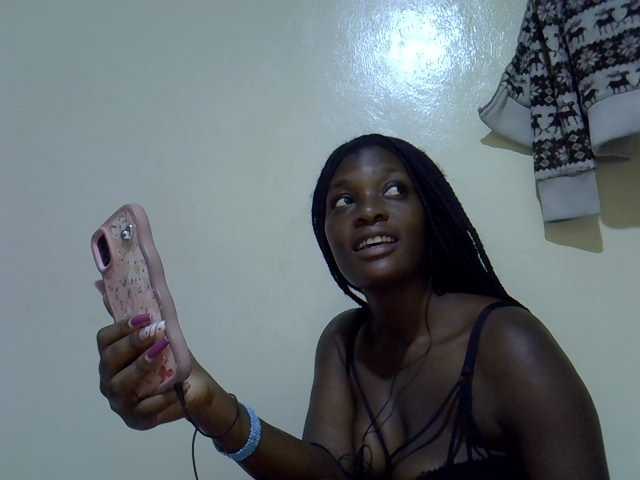 sweetellena1 live cam on BongaCams