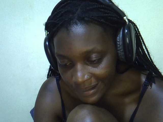 sweetellena1 live cam on BongaCams