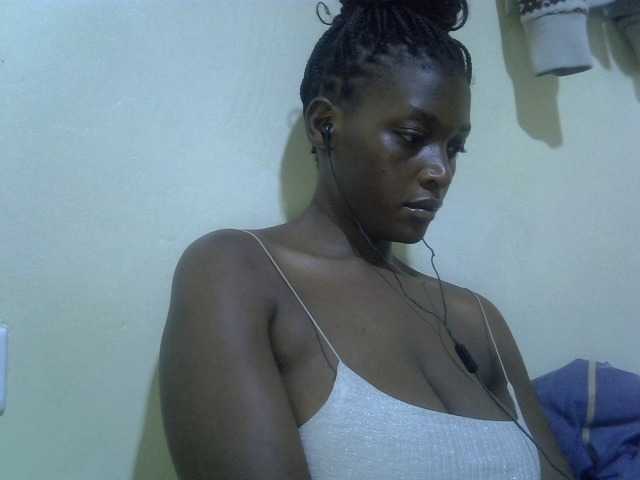 sweetellena1 live cam on BongaCams