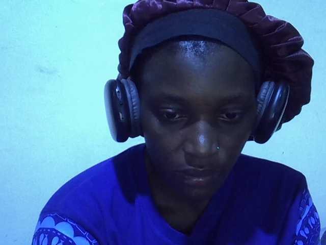 sweetellena1 live cam on BongaCams