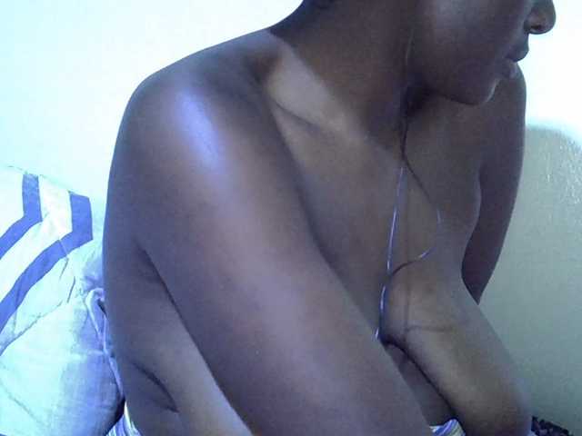sweetellena1 live cam on BongaCams