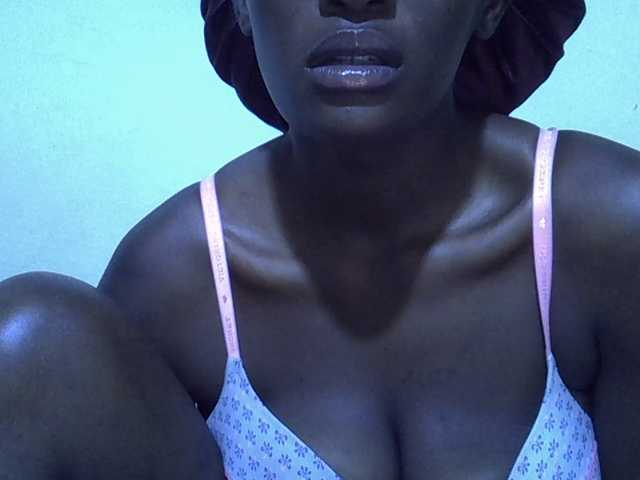 sweetellena1 live webcam show