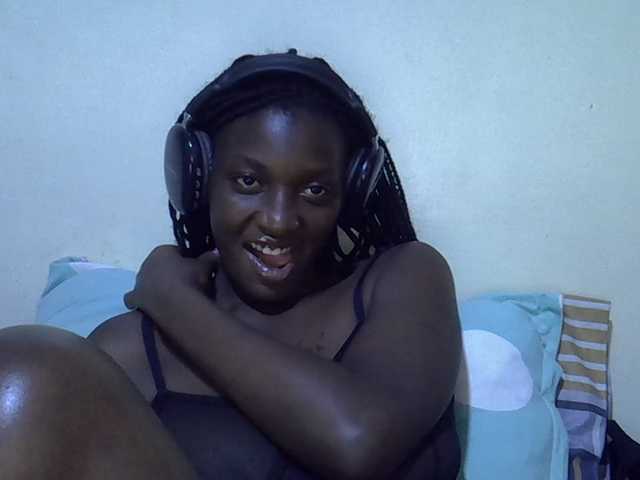 sweetellena1 live cam on BongaCams