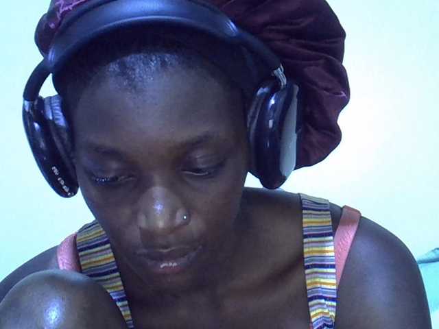 sweetellena1 live cam on BongaCams