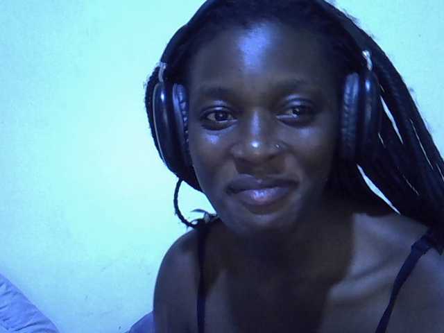 sweetellena1 live cam on BongaCams