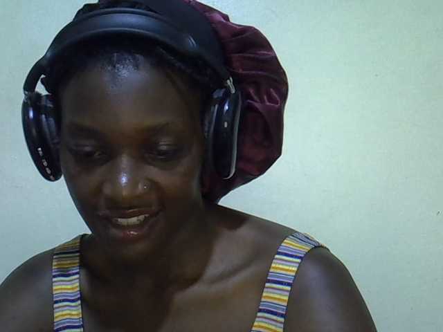 sweetellena1 live cam on BongaCams