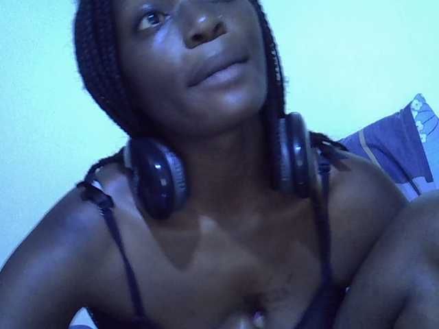 sweetellena1 live cam on BongaCams