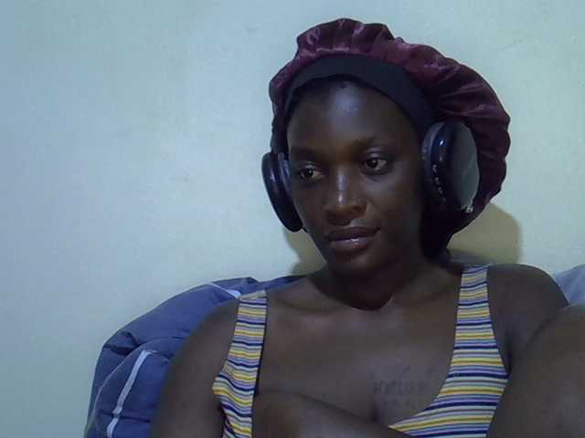 sweetellena1 live cam on BongaCams