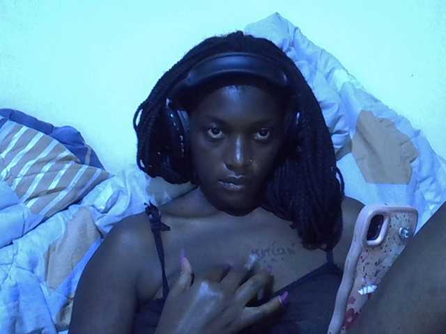 sweetellena1 live cam on BongaCams