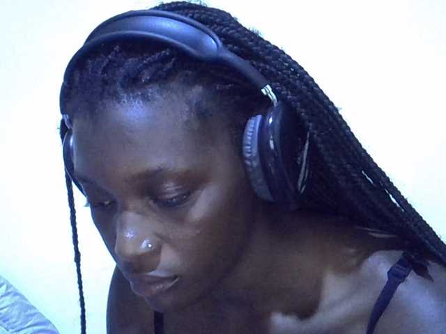 sweetellena1 live cam on BongaCams