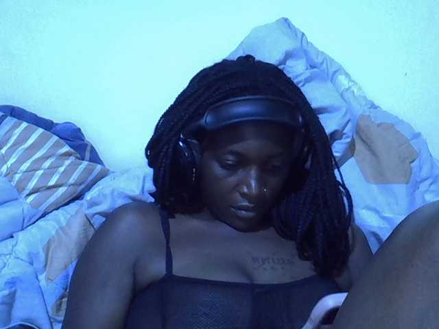 sweetellena1 live cam on BongaCams
