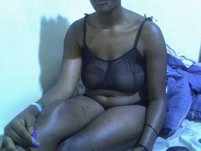 sweetellena1 live cam on BongaCams