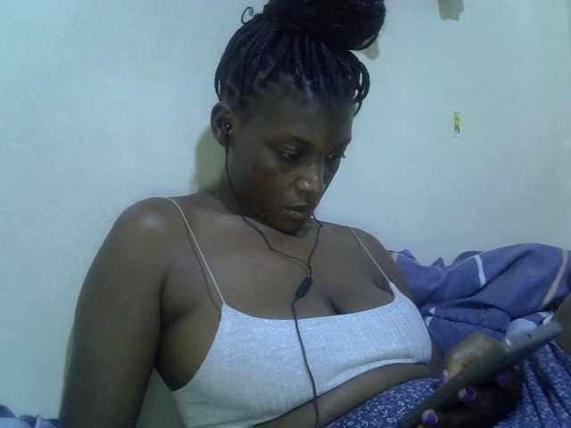 sweetellena1 live cam on BongaCams