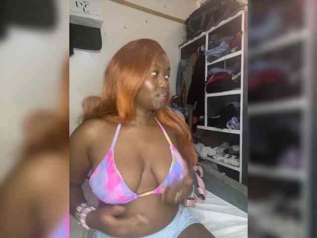 LizzieBarbie webcam
