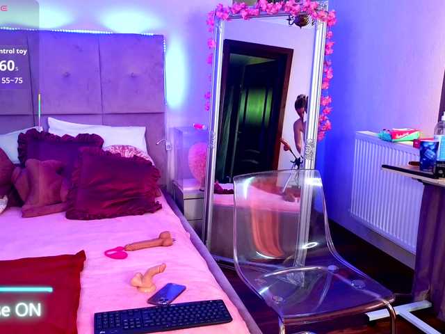RoxyeSinner live cam