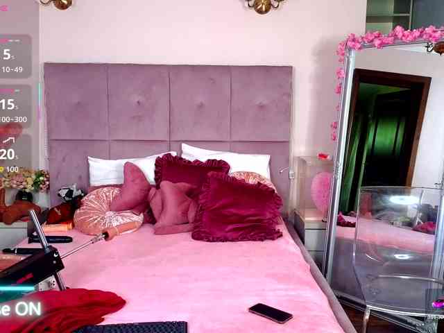 RoxyeSinner webcam
