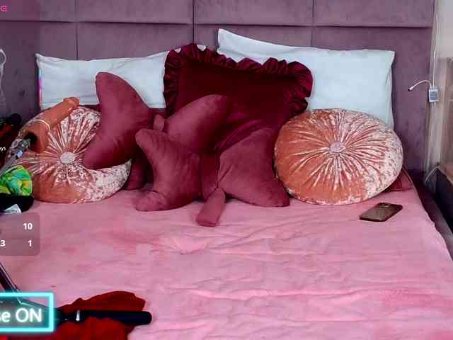 RoxyeSinner webcam