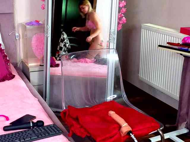 RoxyeSinner webcam