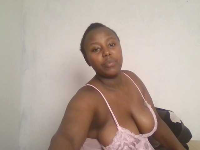 Sunneldiva live cam on BongaCams