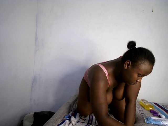 Sunneldiva live cam on BongaCams