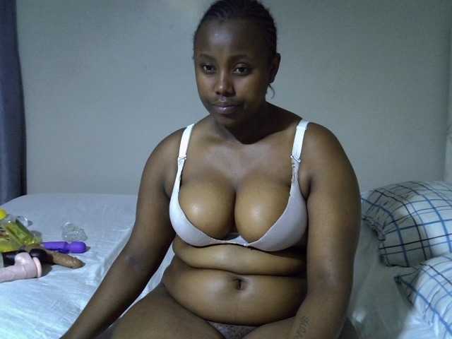 Sunneldiva live cam on BongaCams