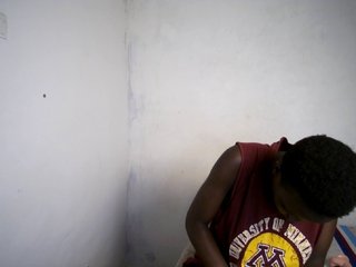 Prettieme12's Live Webcam