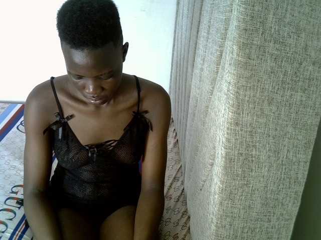Prettieme12 Live Cam on BongaCams