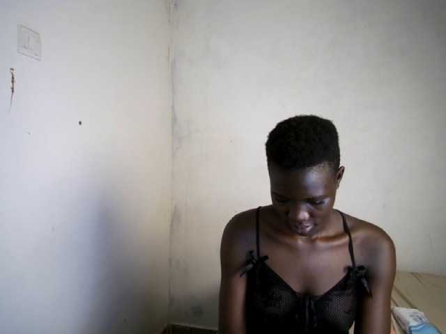 Prettieme12 live webcam show