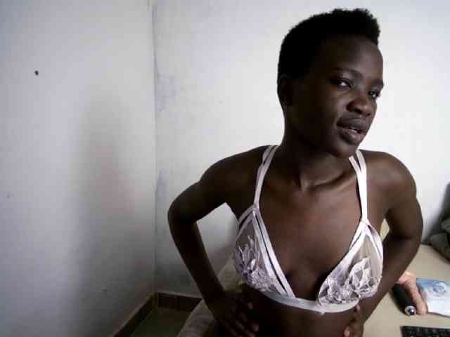 Prettieme12 webcam