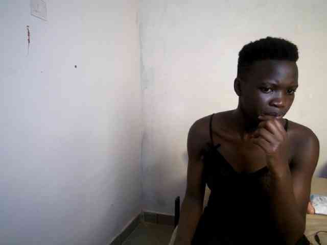 Prettieme12 webcam
