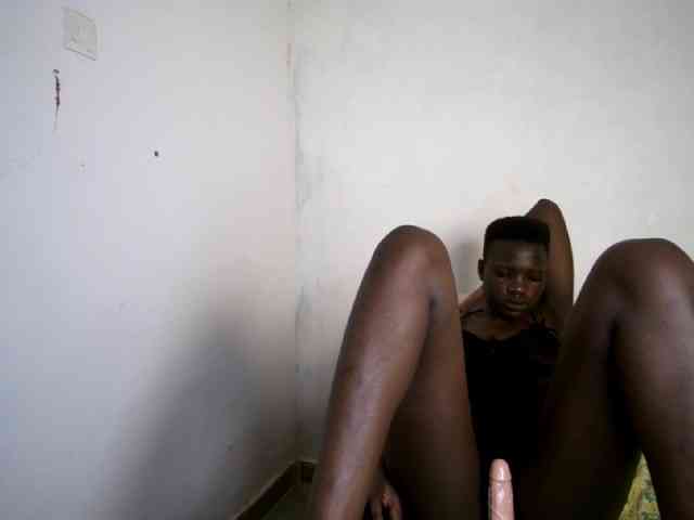 Prettieme12 webcam