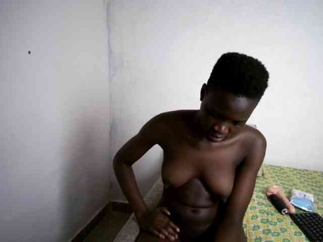 Prettieme12 webcam