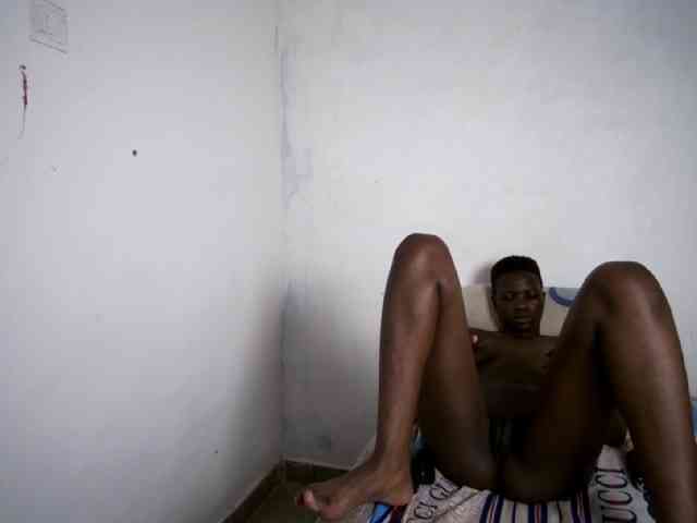 Prettieme12 webcam