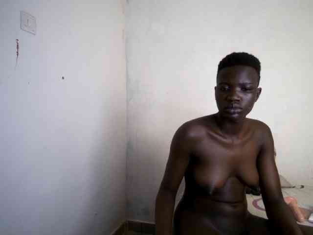 Prettieme12 webcam