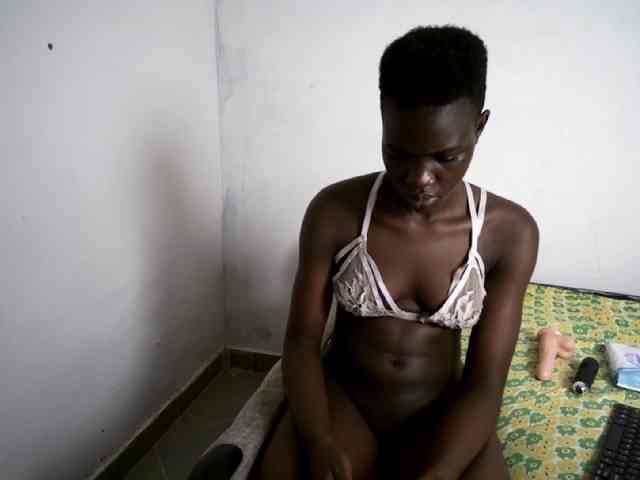 Prettieme12 webcam