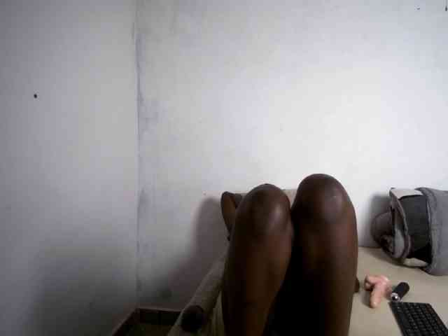 Prettieme12 webcam