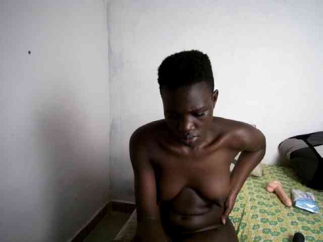 Prettieme12 webcam