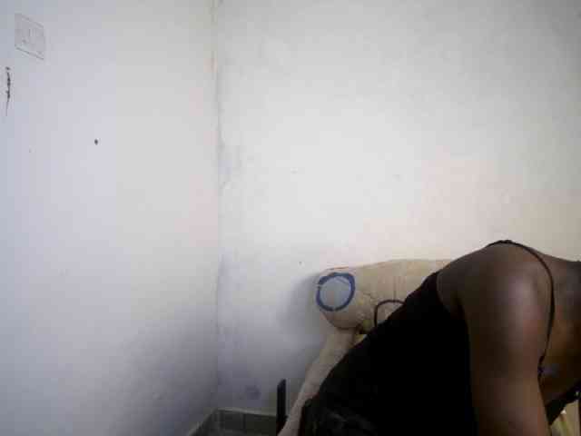 Prettieme12 webcam